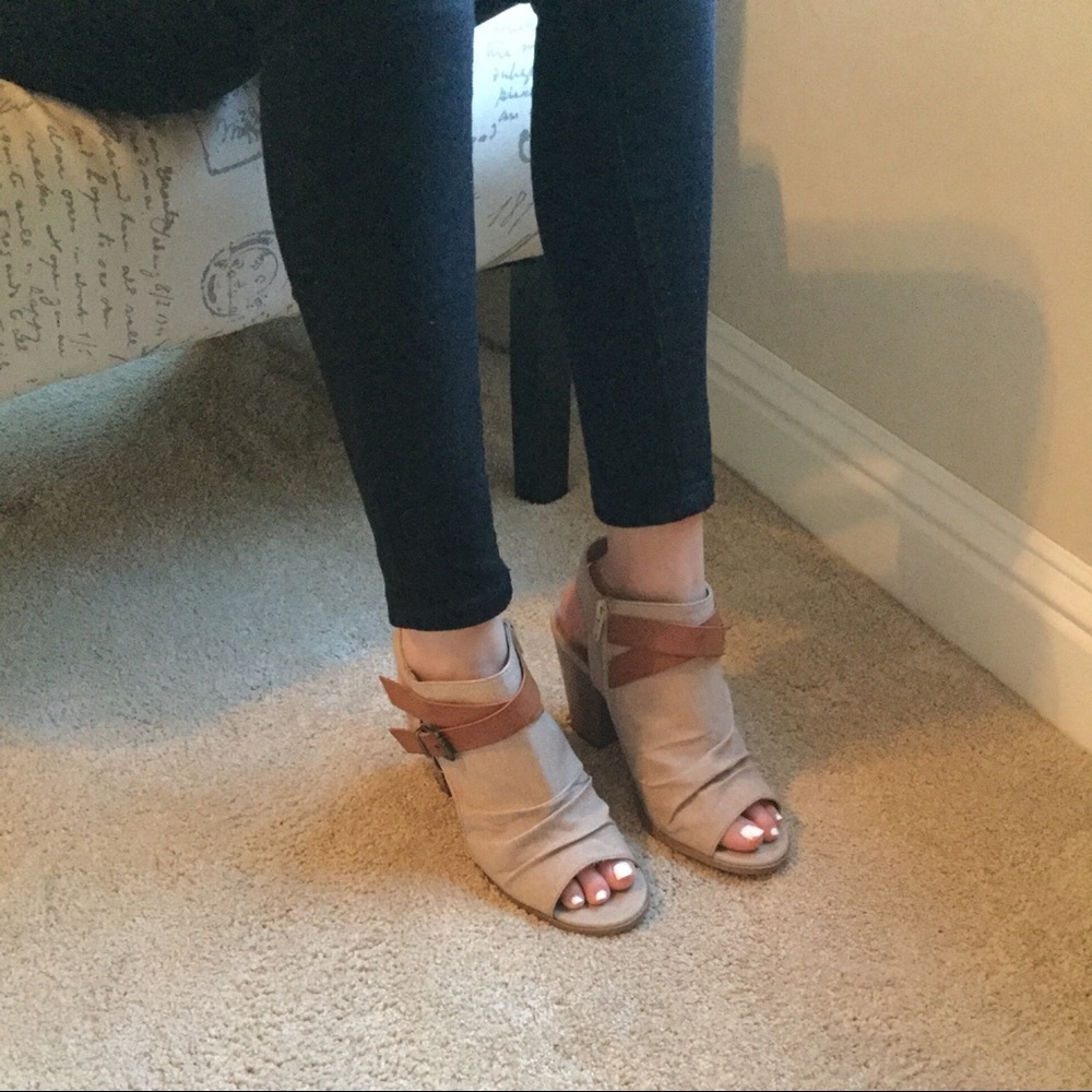 1 LEFT SALE‼️5 🌟Savannah Slingback’s - Picture 4 of 5